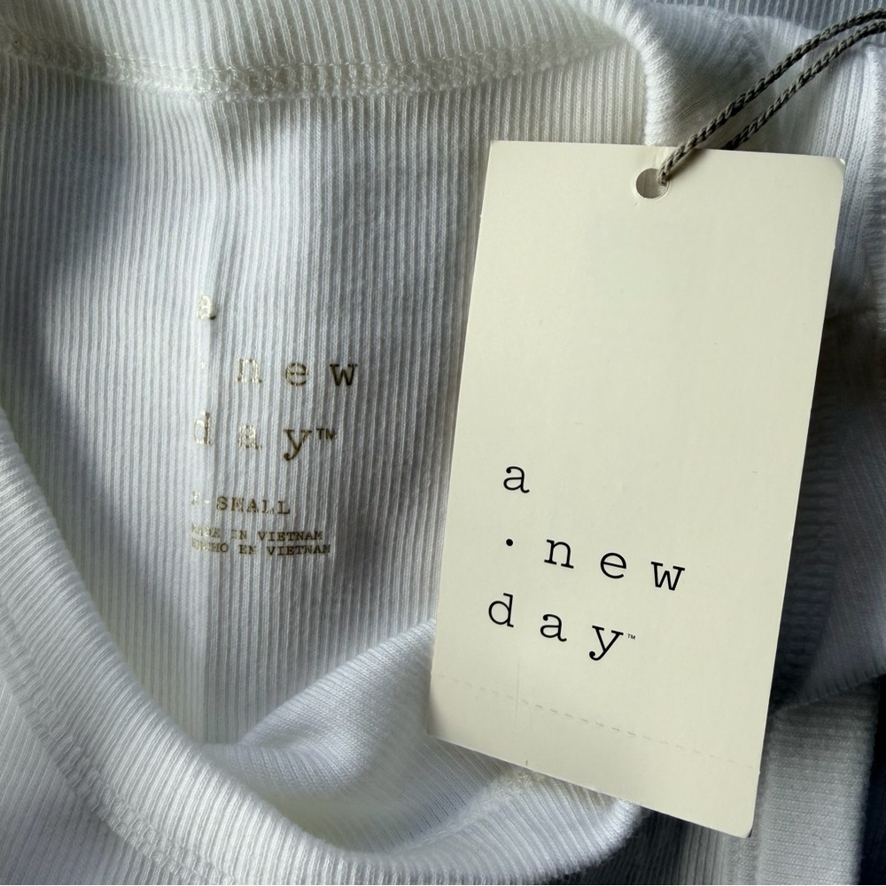 A New Day | Ribbed Tank Top - Picture 4 of 5